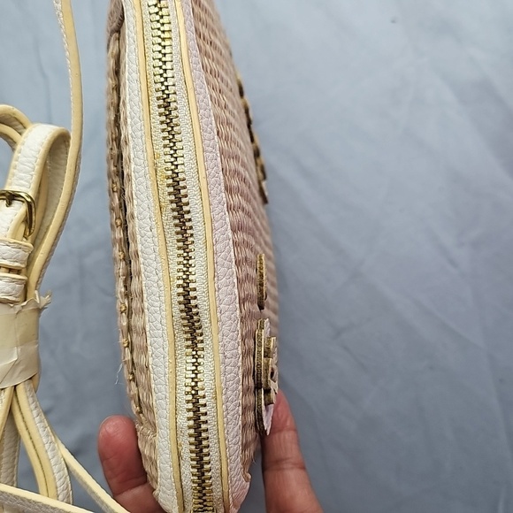 LIZ CLAIBORNE Crossbody - Picture 3 of 8